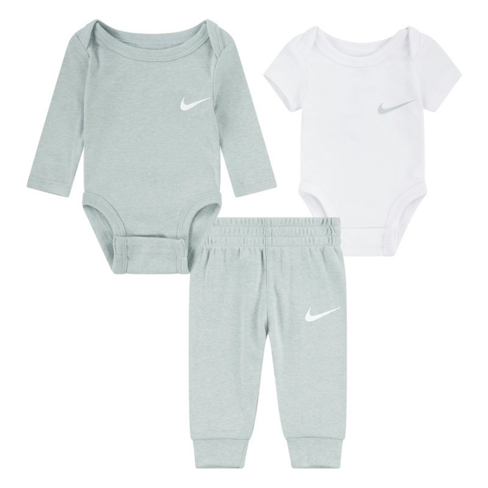 Nike Infant 3 Piece Set in White and Sage Green (NWOT)